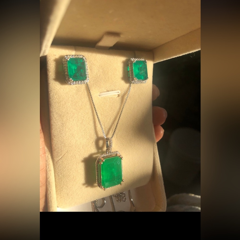 Gorgeous 3CT emerald square silver pendant necklace - Picture 5 of 13